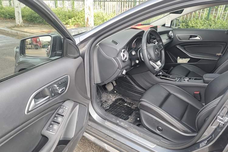 Used Mercedes-Benz GLA 2019 GLA 200 Fashion Model Driver Seat