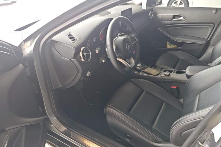 Used Mercedes-Benz GLA 2019 GLA 200 Fashion Model Driver Seat