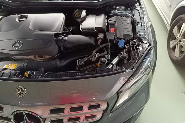 Used Mercedes-Benz GLA 2019 GLA 200 Fashion Model Engine Bay Left