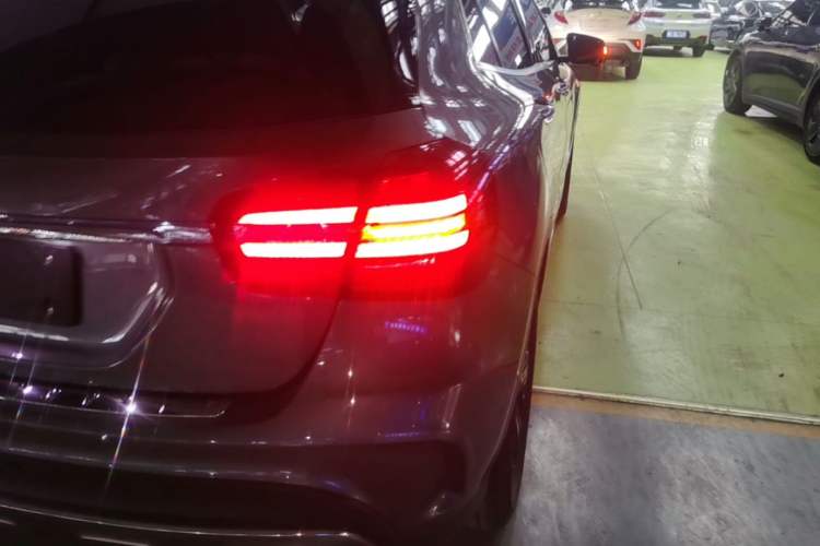 Used Mercedes-Benz GLA 2019 GLA 200 Fashion Model Exterior 3
