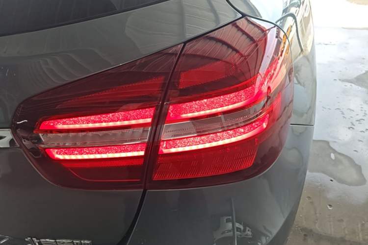 Used Mercedes-Benz GLA 2019 GLA 200 Fashion Model Exterior 3