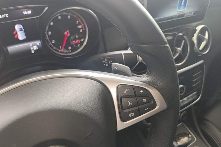 Used Mercedes-Benz GLA 2019 GLA 200 Fashion Model Gear Lever