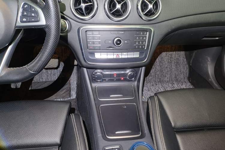 Used Mercedes-Benz GLA 2019 GLA 200 Fashion Model Gear Lever