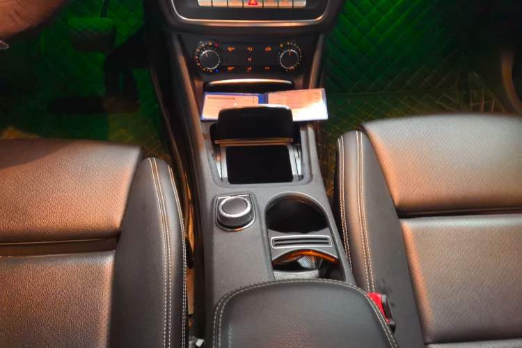 Used Mercedes-Benz GLA 2019 GLA 200 Fashion Model Gear Lever