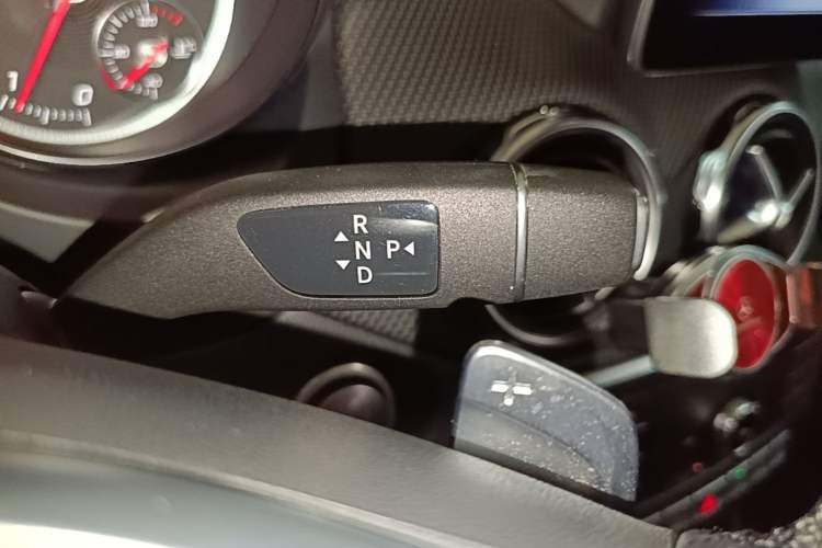 Used Mercedes-Benz GLA 2019 GLA 200 Fashion Model Gear Lever