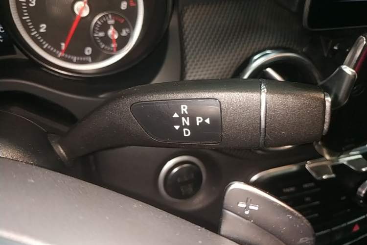 Used Mercedes-Benz GLA 2019 GLA 200 Fashion Model Gear Lever
