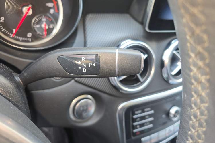 Used Mercedes-Benz GLA 2019 GLA 200 Dynamic Edition Gear Lever