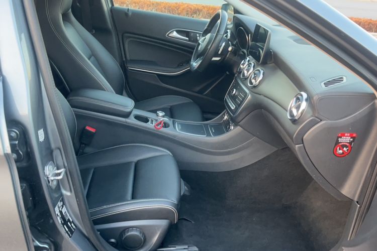 Used Mercedes-Benz GLA 2019 GLA 200 Fashion Model Interior 2