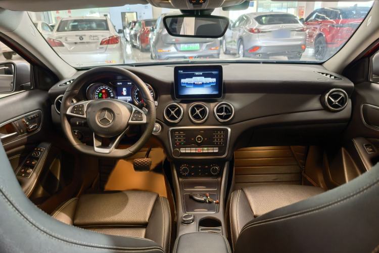 Used Mercedes-Benz GLA 2019 GLA 200 Fashion Model Interior 3