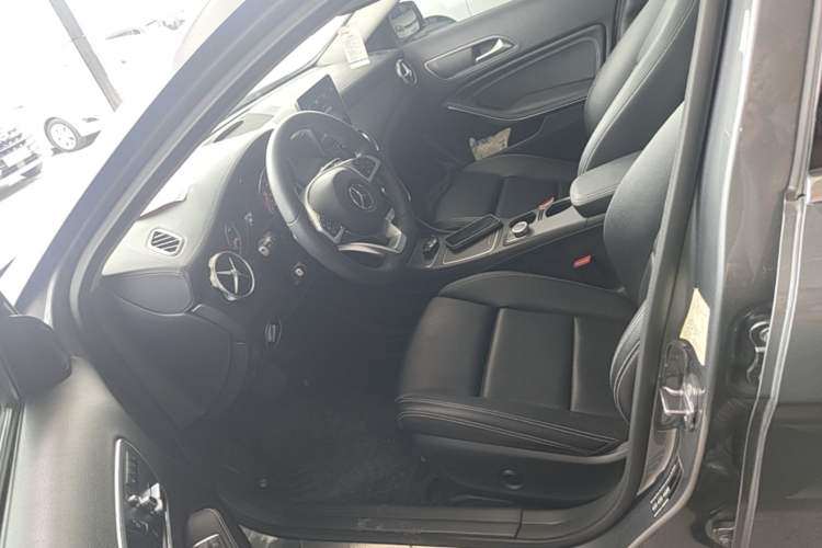 Used Mercedes-Benz GLA 2019 GLA 200 Fashion Model Left Front Seat