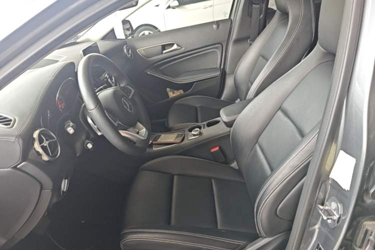 Used Mercedes-Benz GLA 2019 GLA 200 Fashion Model Left Front Seat