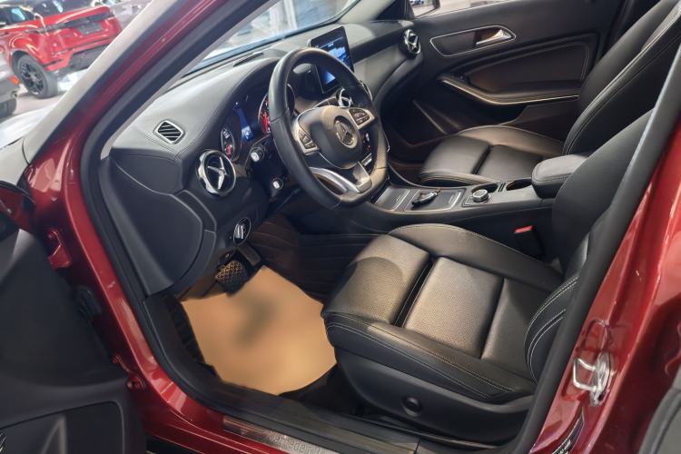 Used Mercedes-Benz GLA 2019 GLA 200 Fashion Model Left Front Seat