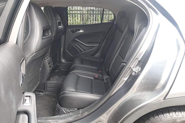 Used Mercedes-Benz GLA 2019 GLA 200 Fashion Model Left Rear Seat