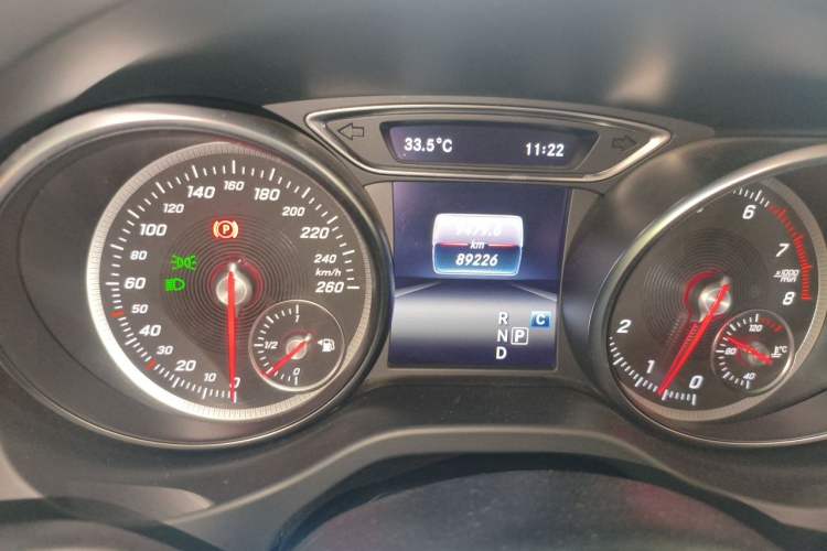 Used Mercedes-Benz GLA 2019 GLA 200 Fashion Model Odometer Close Up