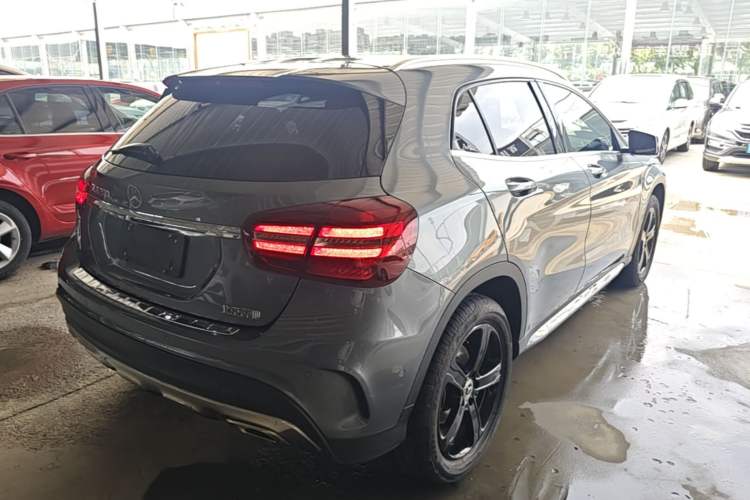 Used Mercedes-Benz GLA 2019 GLA 200 Fashion Model Rear Right 45 Deg