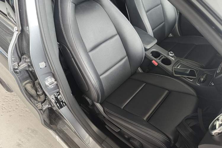 Used Mercedes-Benz GLA 2019 GLA 200 Fashion Model Right Front Seat