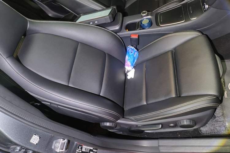 Used Mercedes-Benz GLA 2019 GLA 200 Fashion Model Right Front Seat
