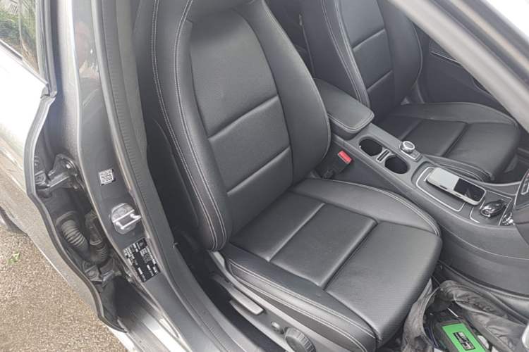 Used Mercedes-Benz GLA 2019 GLA 200 Fashion Model Right Front Seat