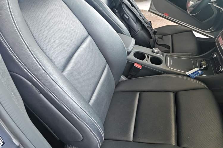 Used Mercedes-Benz GLA 2019 GLA 200 Fashion Model Right Front Seat