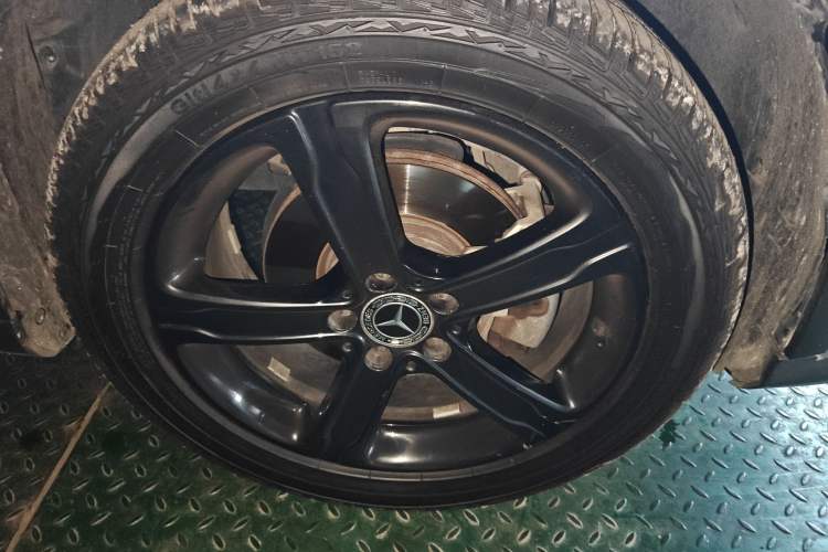 Used Mercedes-Benz GLA 2019 GLA 200 Fashion Model Right Front Wheel Hub