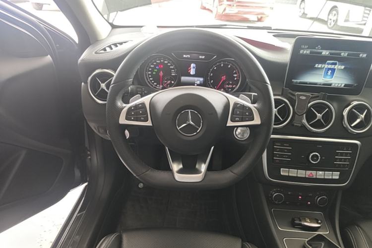 Used Mercedes-Benz GLA 2019 GLA 200 Fashion Model Steering Wheel