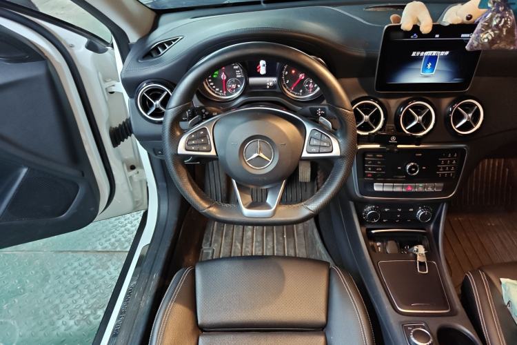 Used Mercedes-Benz GLA 2019 GLA 200 Fashion Model Steering Wheel