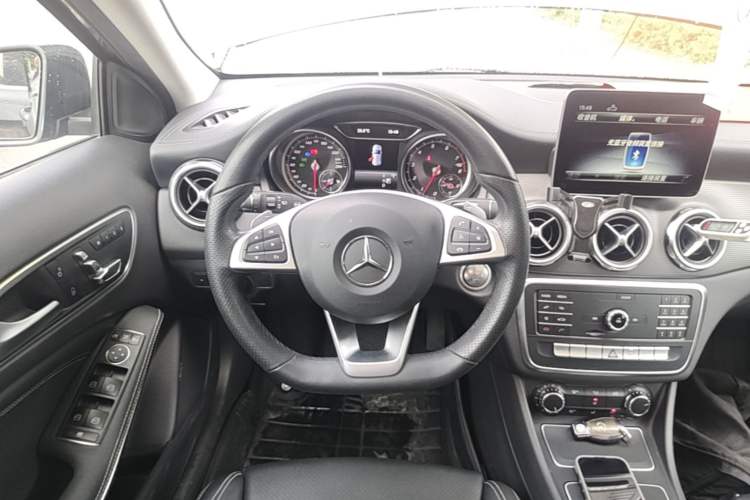 Used Mercedes-Benz GLA 2019 GLA 200 Fashion Model Steering Wheel