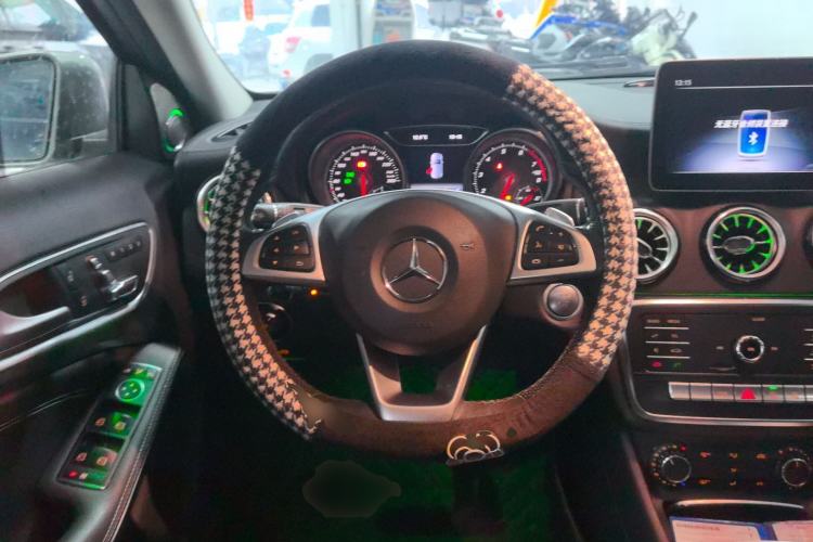 Used Mercedes-Benz GLA 2019 GLA 200 Fashion Model Steering Wheel