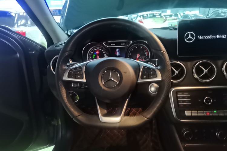 Used Mercedes-Benz GLA 2019 GLA 200 Fashion Model Steering Wheel
