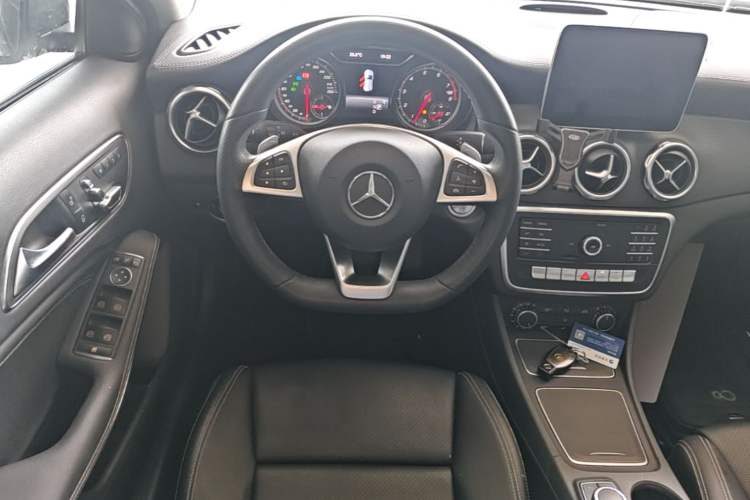 Used Mercedes-Benz GLA 2019 GLA 200 Fashion Model Steering Wheel