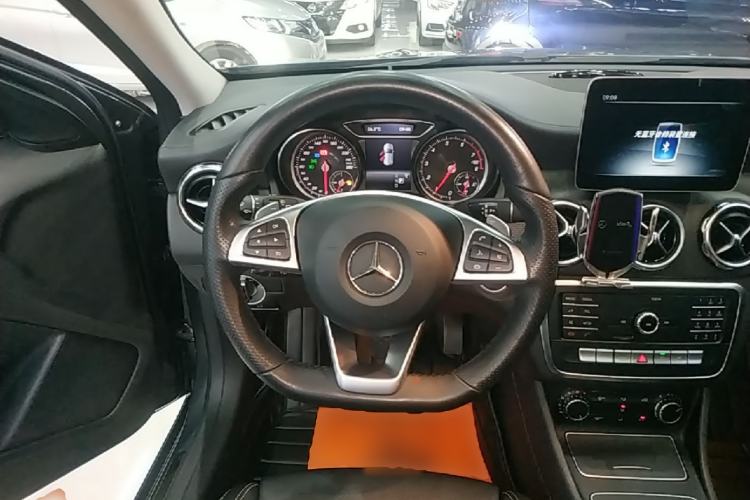 Used Mercedes-Benz GLA 2019 GLA 200 Fashion Model Steering Wheel