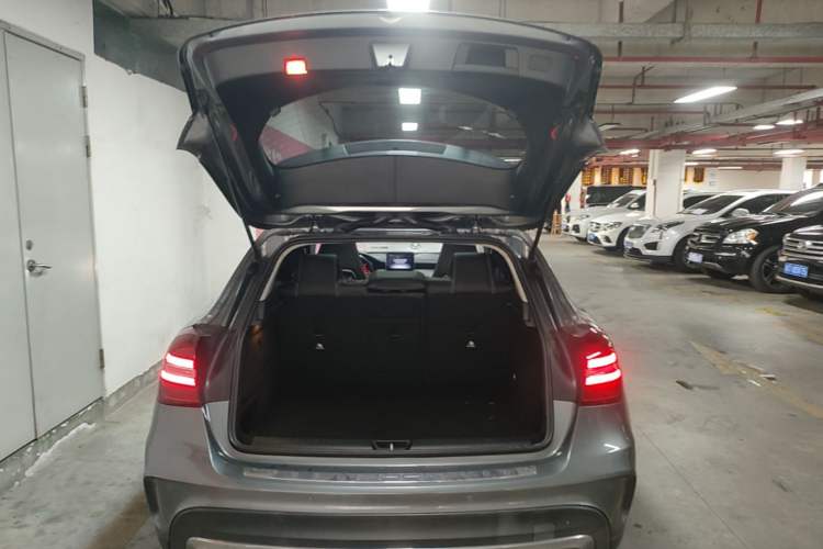 Used Mercedes-Benz GLA 2019 GLA 200 Fashion Model Trunk
