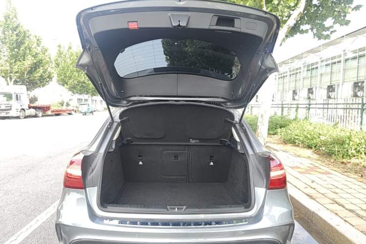 Used Mercedes-Benz GLA 2019 GLA 200 Fashion Model Trunk