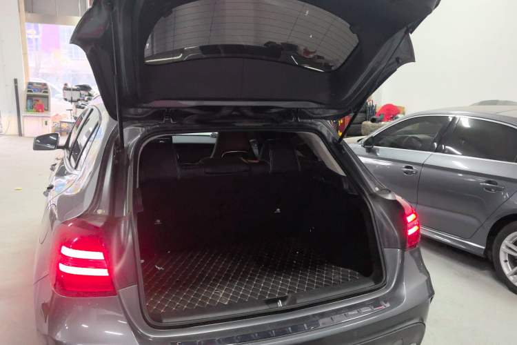 Used Mercedes-Benz GLA 2019 GLA 200 Fashion Model Trunk