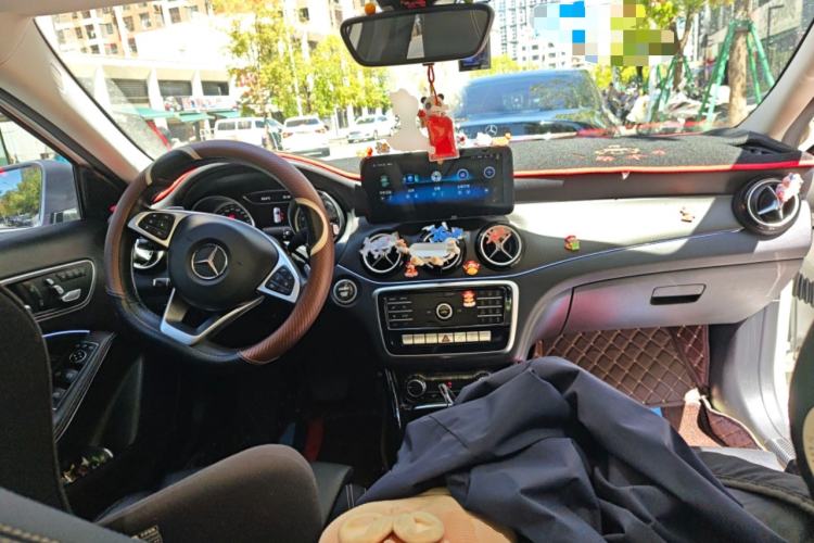 Used Mercedes-Benz GLA 2019 GLA 200 Fashion Model Center Console