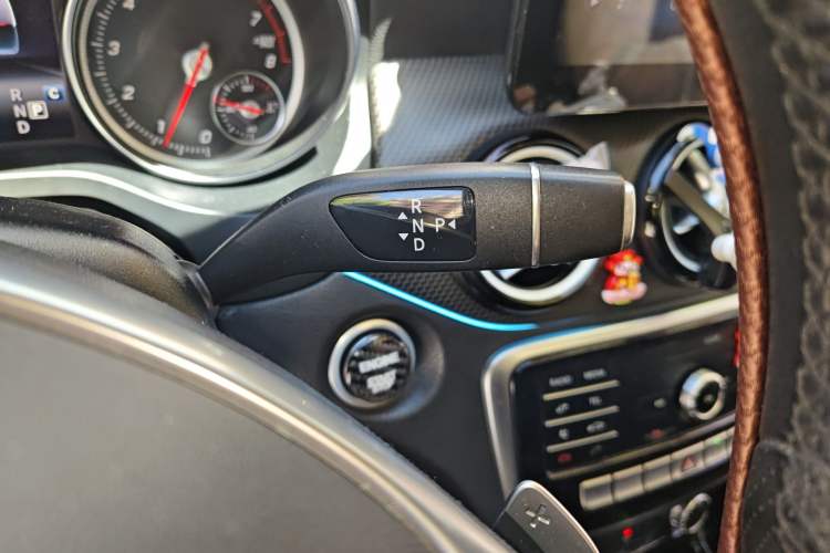 Used Mercedes-Benz GLA 2019 GLA 200 Fashion Model Gear Lever