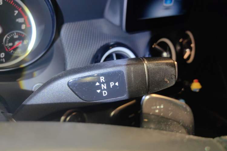 Used Mercedes-Benz GLA 2019 GLA 200 Dynamic Edition Gear Lever