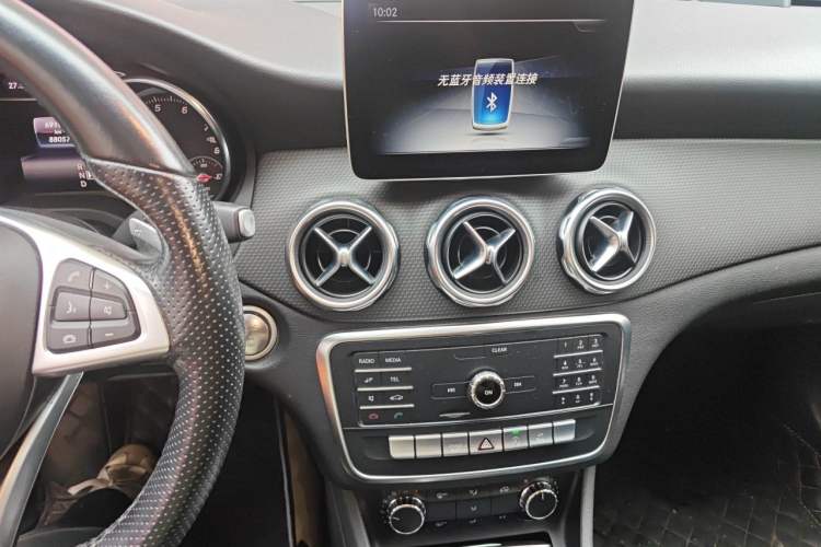 Used Mercedes-Benz GLA 2019 GLA 200 Dynamic Edition Audio And AC Panel