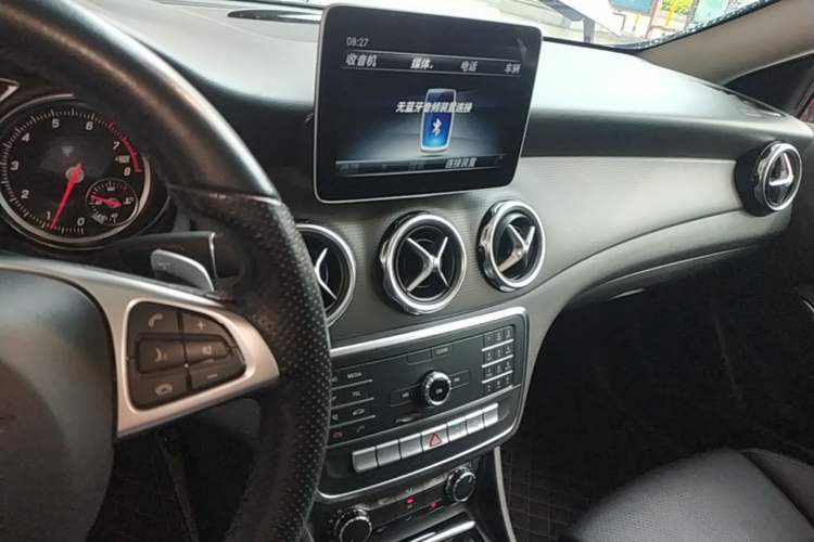 Used Mercedes-Benz GLA 2019 GLA 200 Dynamic Edition Audio And AC Panel
