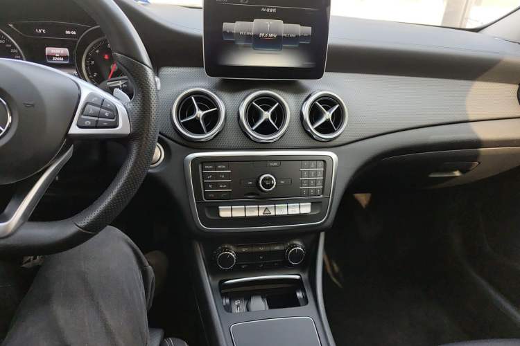 Used Mercedes-Benz GLA 2019 GLA 200 Fashion Model Audio And AC Panel