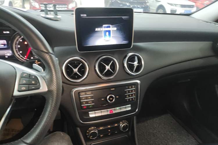 Used Mercedes-Benz GLA 2019 GLA 200 Fashion Model Audio And AC Panel