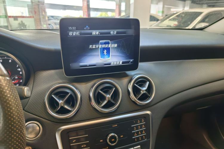 Used Mercedes-Benz GLA 2019 GLA 200 Dynamic Edition Audio And AC Panel