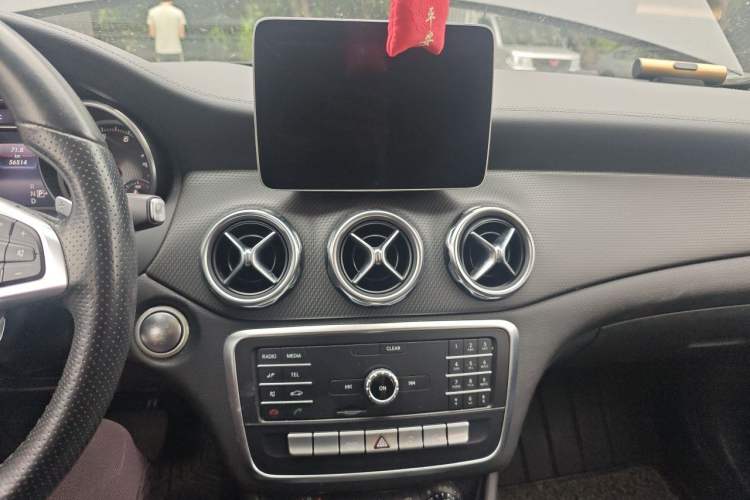 Used Mercedes-Benz GLA 2019 GLA 200 Fashion Model Audio And AC Panel