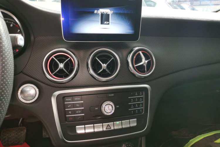 Used Mercedes-Benz GLA 2019 GLA 200 Fashion Model Audio And AC Panel
