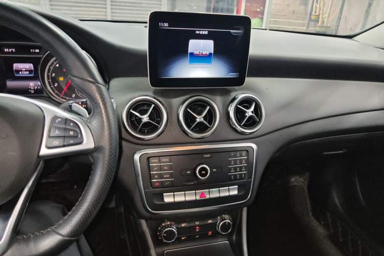 Used Mercedes-Benz GLA 2019 GLA 200 Dynamic Edition Audio And AC Panel