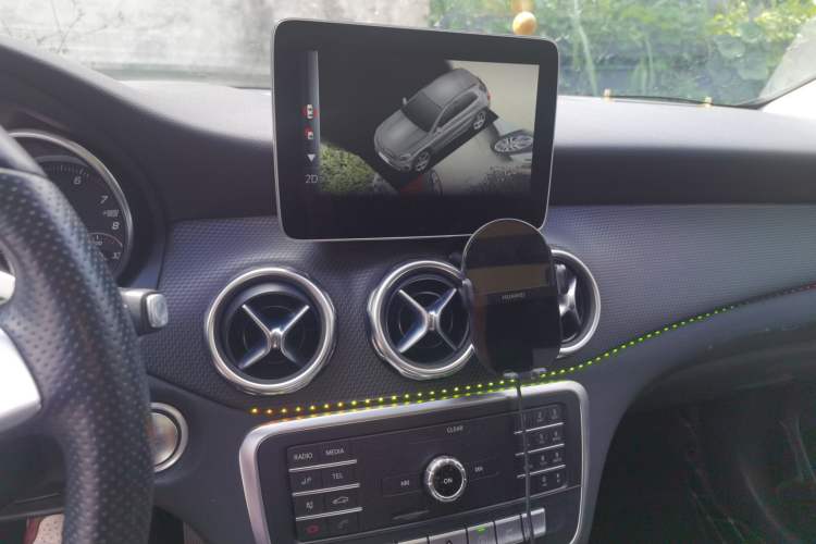 Used Mercedes-Benz GLA 2019 GLA 200 Dynamic Edition Audio And AC Panel