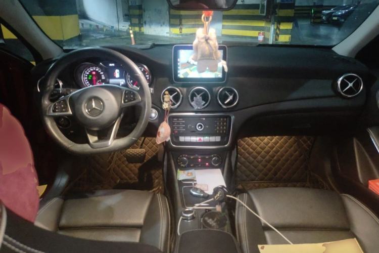 Used Mercedes-Benz GLA 2019 GLA 200 Fashion Model Center Console