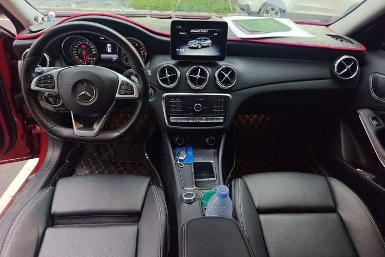 Used Mercedes-Benz GLA 2019 GLA 220 4MATIC Sport Edition Center Console