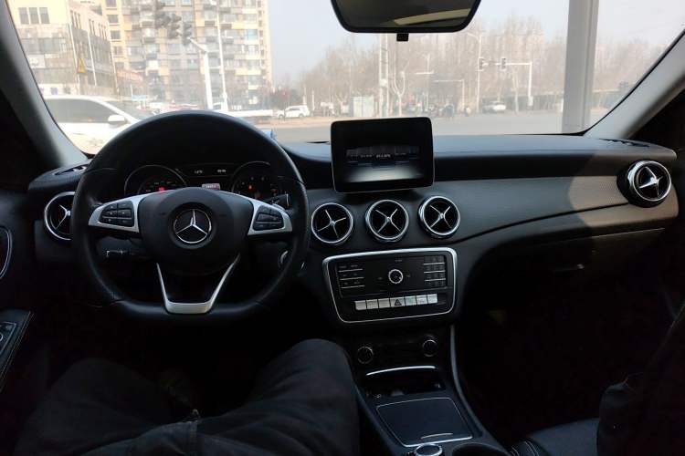 Used Mercedes-Benz GLA 2019 GLA 200 Fashion Model Center Console