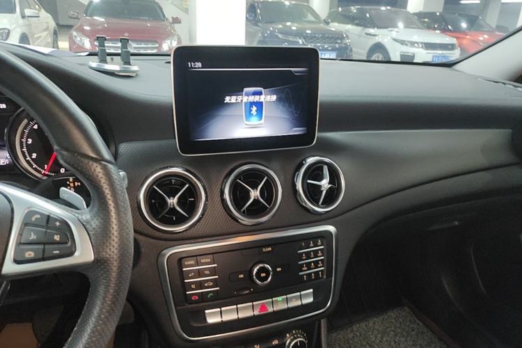 Used Mercedes-Benz GLA 2019 GLA 200 Fashion Model Center Console